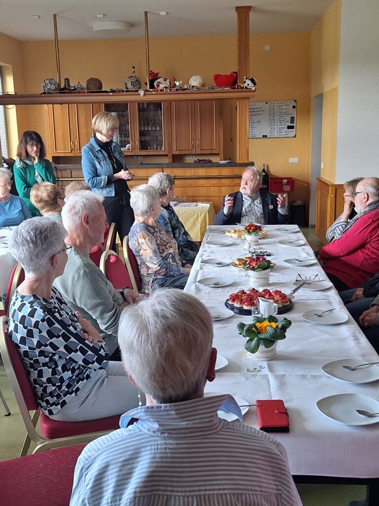 Kabarettist Gunter Böhnke zu Gast beim Seniorennachmittag des Nachbarschaftshilfevereins Borsdorf e.V.